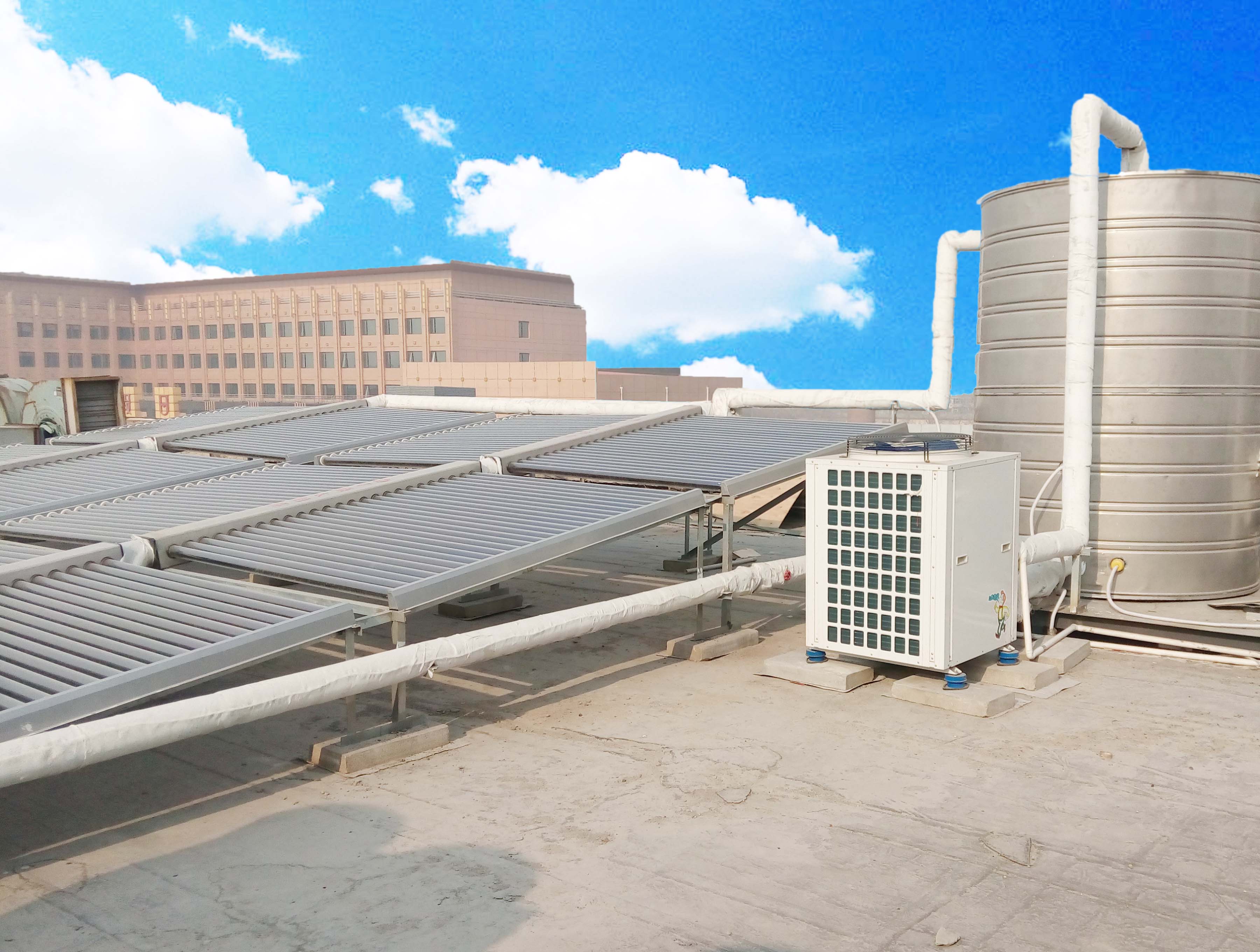 太陽能+熱泵聯供系統